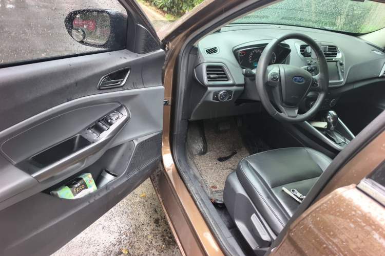 Used Ford Escort 2017 Happiness Edition 1.5L Automatic Fashion Version Driver Seat