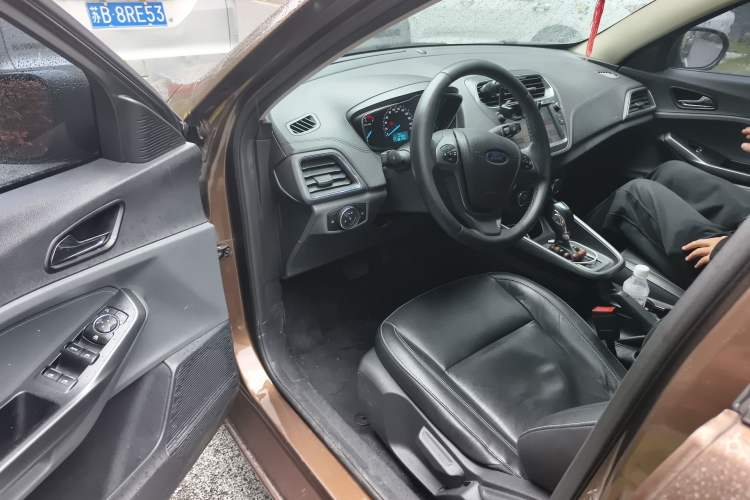 Used Ford Escort 2017 Happiness Edition 1.5L Automatic Fashion Version Driver Seat