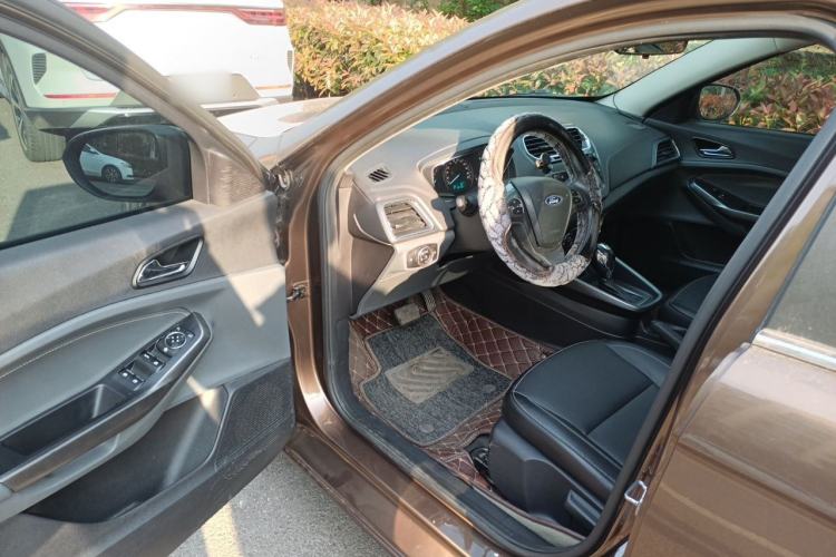 Used Ford Escort 2017 Happiness Edition 1.5L Automatic Fashion Version Driver Seat
