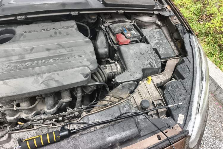 Used Ford Escort 2017 Happiness Edition 1.5L Automatic Fashion Version Engine Bay Left
