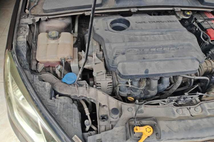 Used Ford Escort 2017 1.5L Manual Comfort Model Engine Bay Right