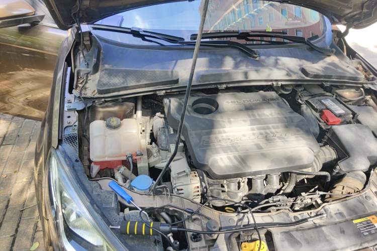 Used Ford Escort 2017 Happiness Edition 1.5L Automatic Fashion Version Engine Bay Right