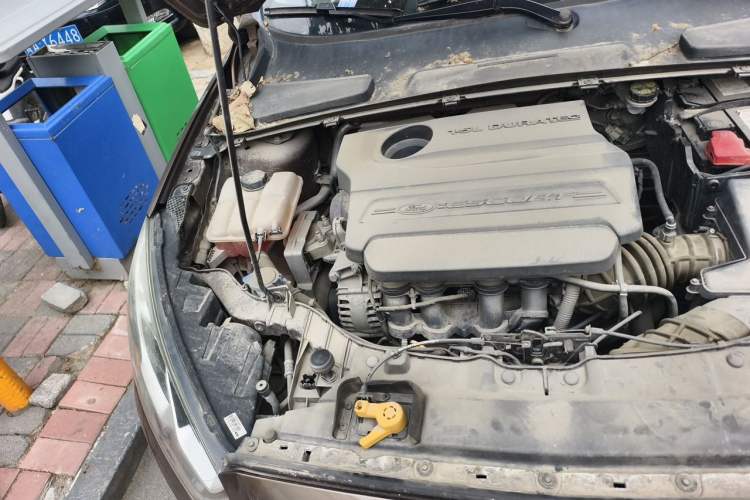 Used Ford Escort 2017 1.5L Manual Comfort Model Engine Bay Right