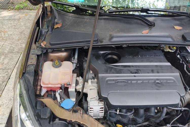 Used Ford Escort 2017 1.5L Manual Comfort Model Engine Bay Right