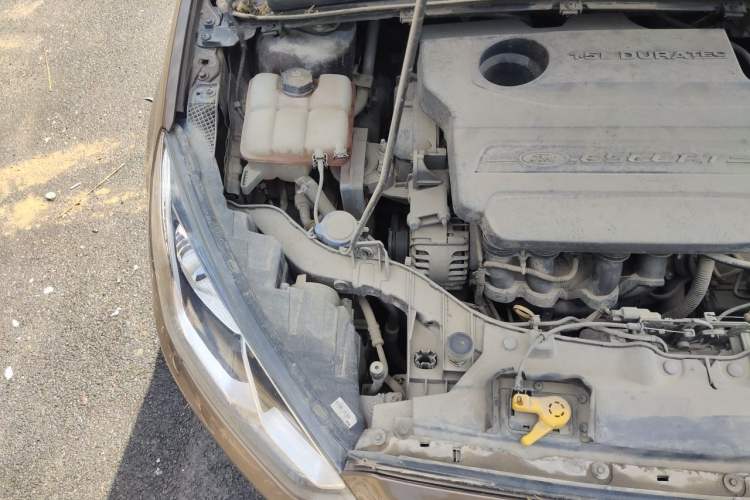 Used Ford Escort 2017 Happiness Edition 1.5L Automatic Fashion Version Engine Bay Right