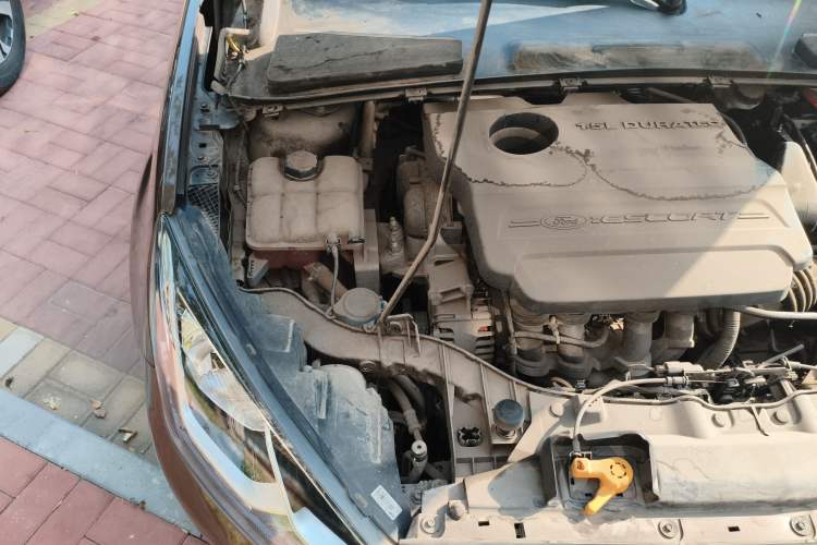 Used Ford Escort 2017 Happiness Edition 1.5L Automatic Fashion Version Engine Bay Right