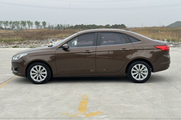 Used Ford Escort 2017 Happiness Edition 1.5L Automatic Fashion Version Exterior 10