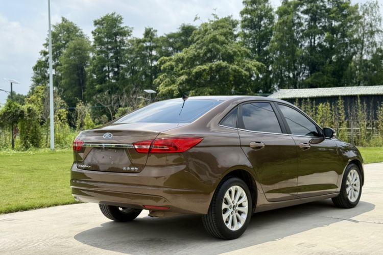 Used Ford Escort 2017 Happiness Edition 1.5L Automatic Fashion Version Exterior 3