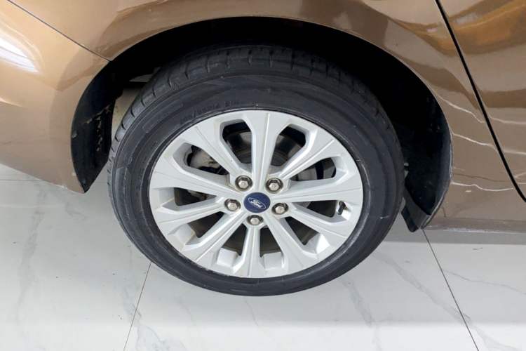 Used Ford Escort 2017 Happiness Edition 1.5L Automatic Fashion Version Exterior 3