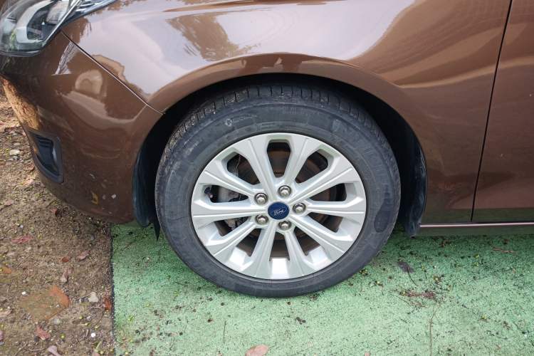 Used Ford Escort 2017 Happiness Edition 1.5L Automatic Fashion Version Exterior 7