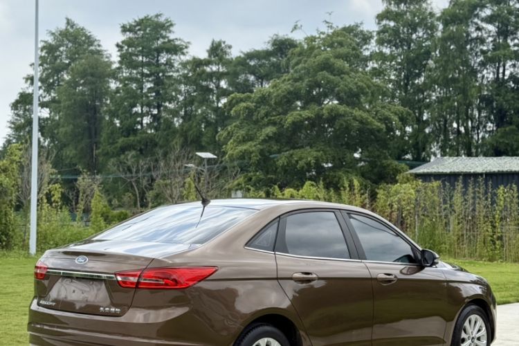 Used Ford Escort 2017 Happiness Edition 1.5L Automatic Fashion Version Exterior 8