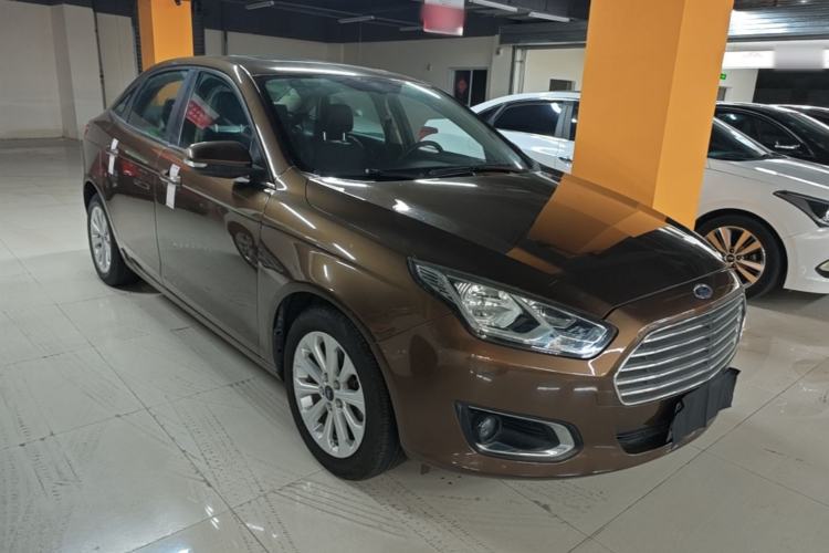 Used Ford Escort 2017 Happiness Edition 1.5L Automatic Fashion Version Front Right 45 Deg