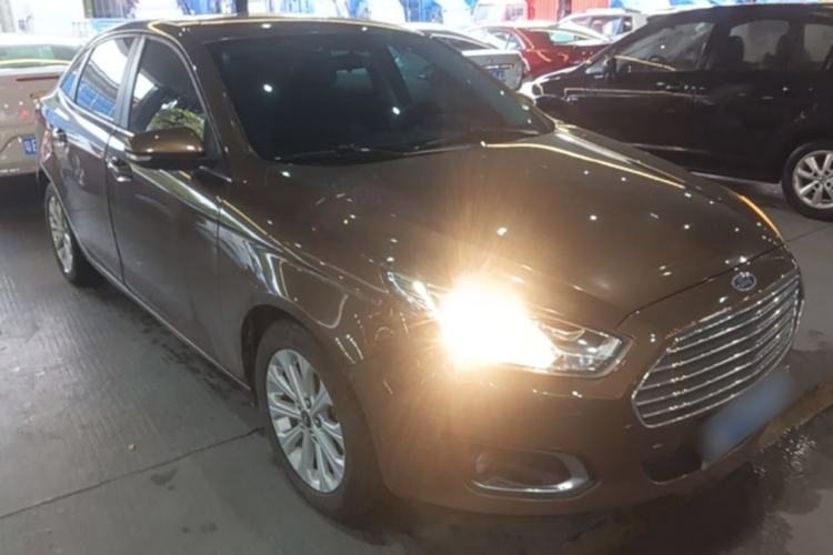 Used Ford Escort 2017 Happiness Edition 1.5L Automatic Fashion Version Front Right 45 Deg