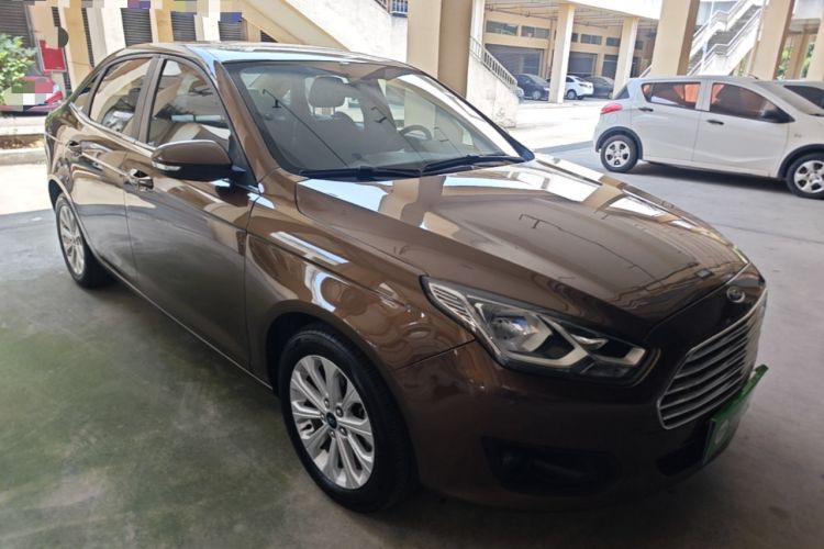 Used Ford Escort 2017 Happiness Edition 1.5L Automatic Fashion Version Front Right 45 Deg