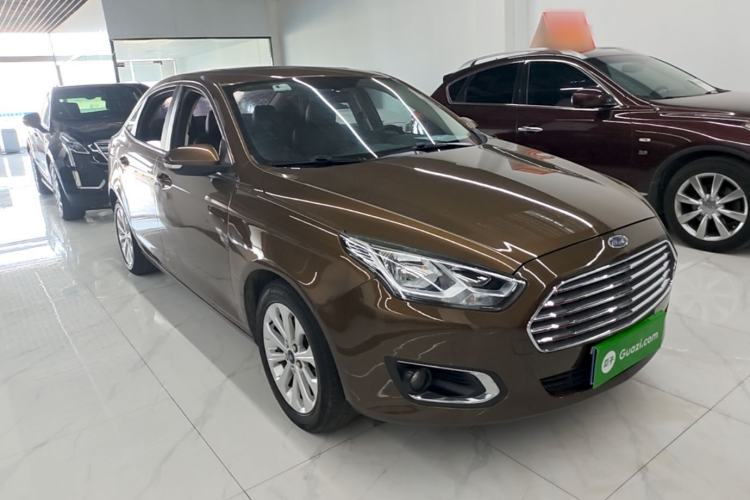 Used Ford Escort 2017 Happiness Edition 1.5L Automatic Fashion Version Front Right 45 Deg