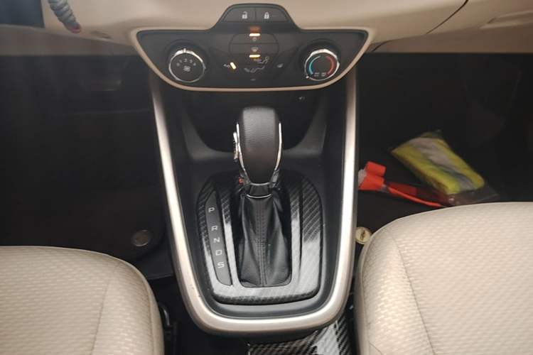 Used Ford Escort 2017 Revised Version 1.5L Automatic Comfort Edition Gear Lever