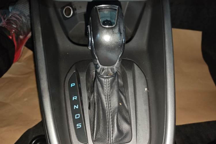 Used Ford Escort 2017 Happiness Edition 1.5L Automatic Fashion Version Gear Lever