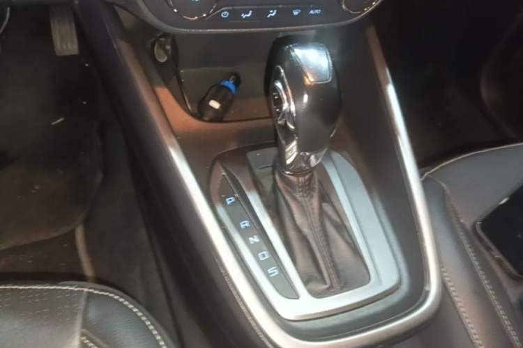 Used Ford Escort 2017 Happiness Edition 1.5L Automatic Fashion Version Gear Lever
