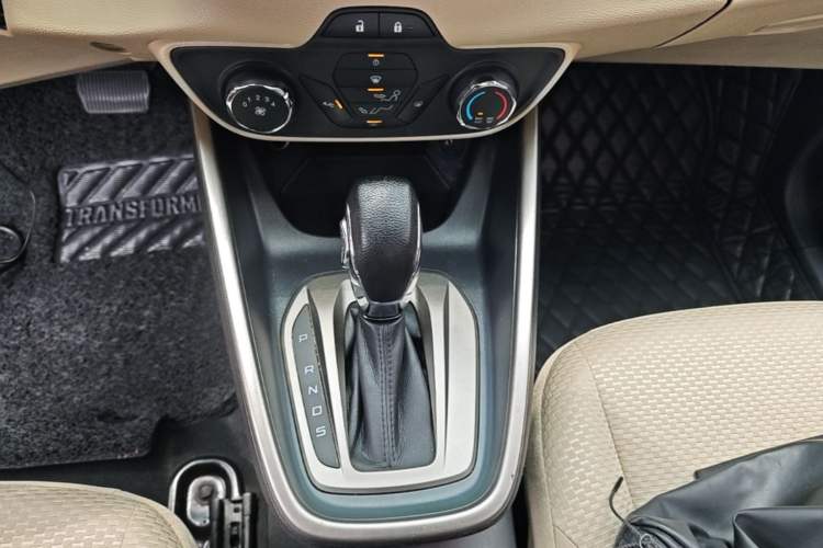 Used Ford Escort 2017 1.5L Automatic Comfort Model Gear Lever