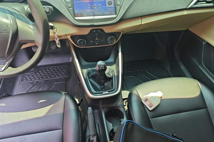 Used Ford Escort 2017 1.5L Manual Comfort Model Gear Lever