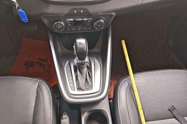 Used Ford Escort 2017 Happiness Edition 1.5L Automatic Fashion Version Gear Lever