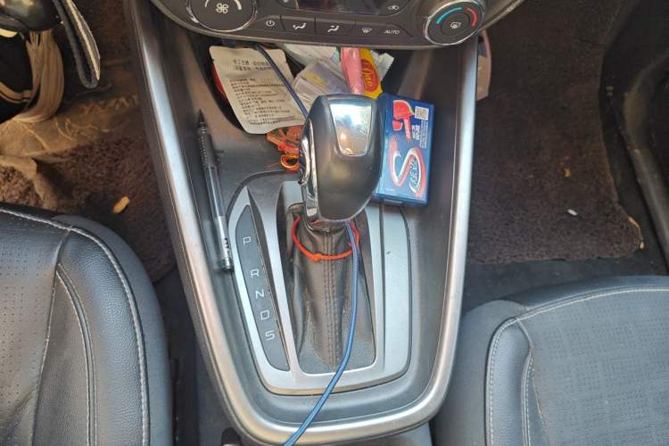 Used Ford Escort 2017 Happiness Edition 1.5L Automatic Fashion Version Gear Lever