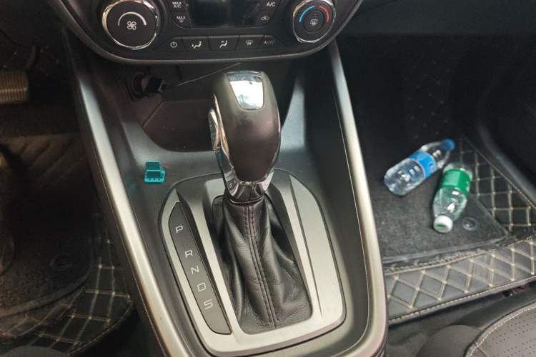Used Ford Escort 2017 Happiness Edition 1.5L Automatic Fashion Version Gear Lever
