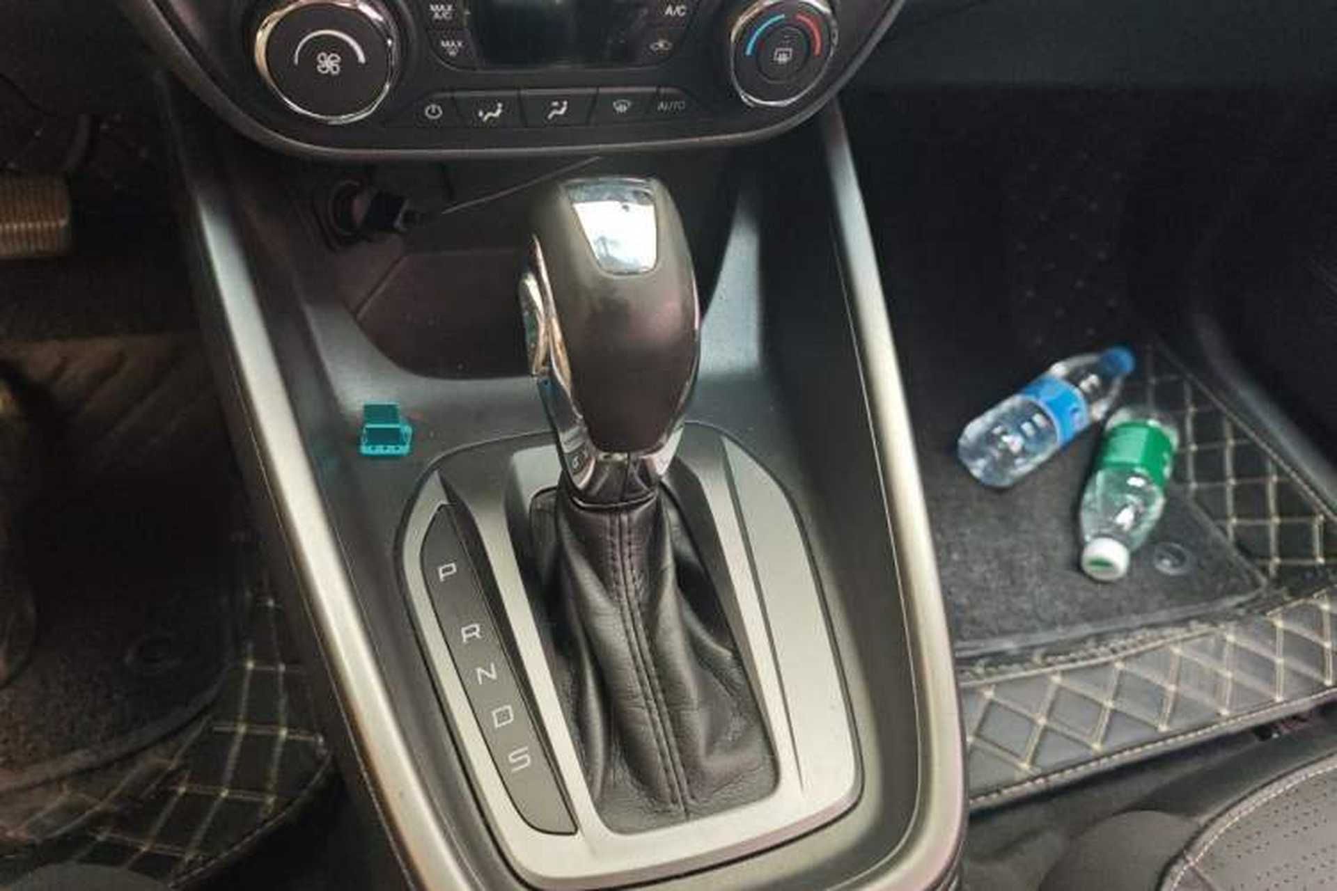 Used Ford Escort 2017 Happiness Edition 1.5L Automatic Fashion Version Gear Lever