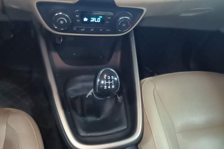 Used Ford Escort 2017 Happy Edition 1.5L Manual Fashion Model Gear Lever