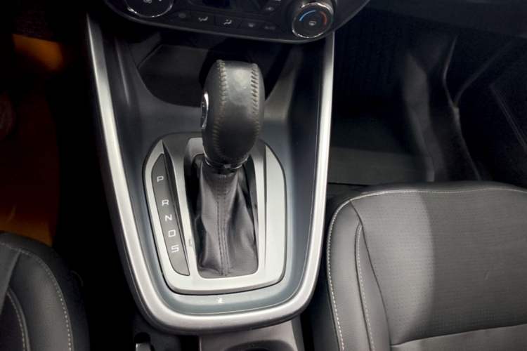 Used Ford Escort 2017 Happiness Edition 1.5L Automatic Fashion Version Gear Lever