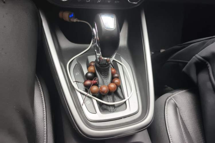 Used Ford Escort 2017 Happiness Edition 1.5L Automatic Fashion Version Gear Lever