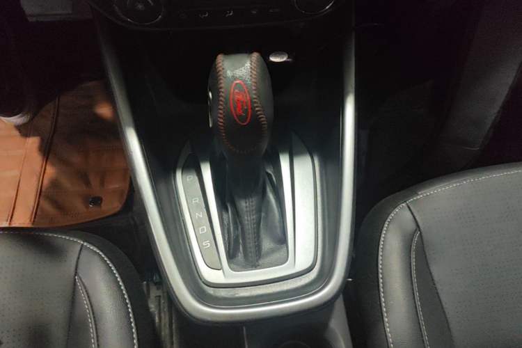 Used Ford Escort 2017 Happiness Edition 1.5L Automatic Fashion Version Gear Lever