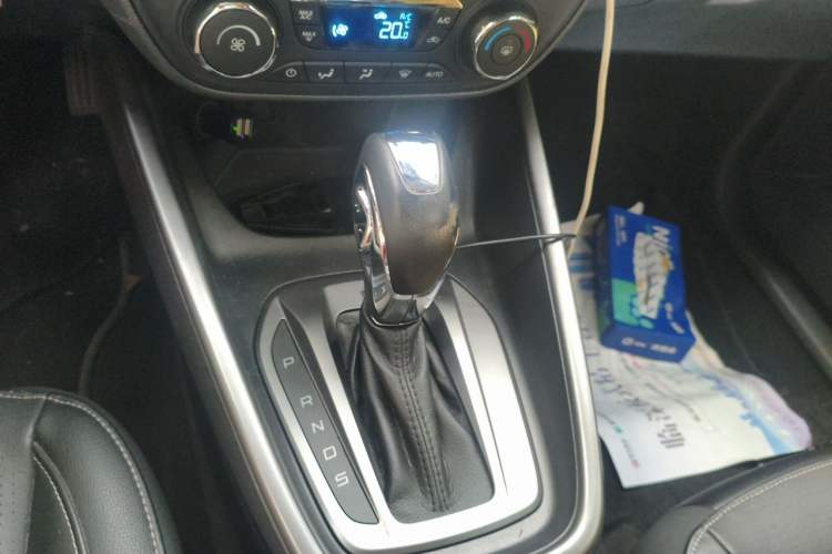Used Ford Escort 2017 Happiness Edition 1.5L Automatic Fashion Version Gear Lever