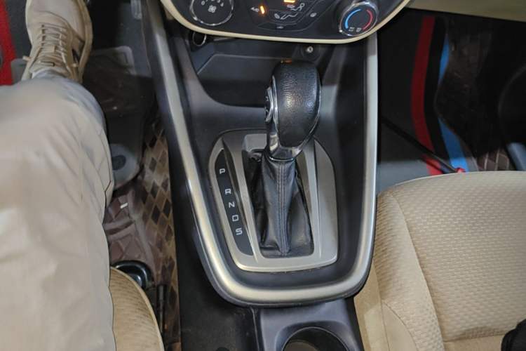 Used Ford Escort 2017 Revised Version 1.5L Automatic Comfort Edition Gear Lever
