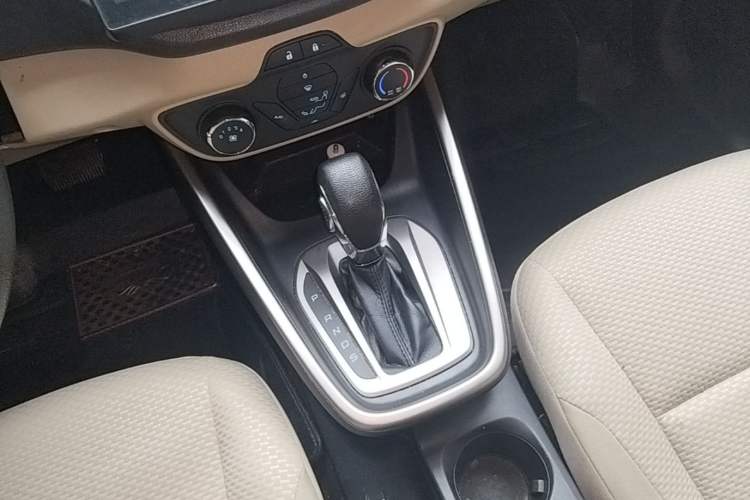 Used Ford Escort 2017 Revised Version 1.5L Automatic Comfort Edition Gear Lever