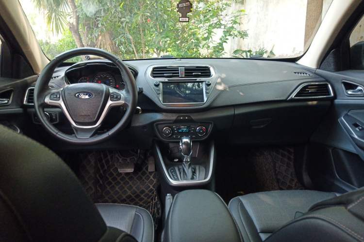 Used Ford Escort 2017 Happiness Edition 1.5L Automatic Fashion Version Interior 2