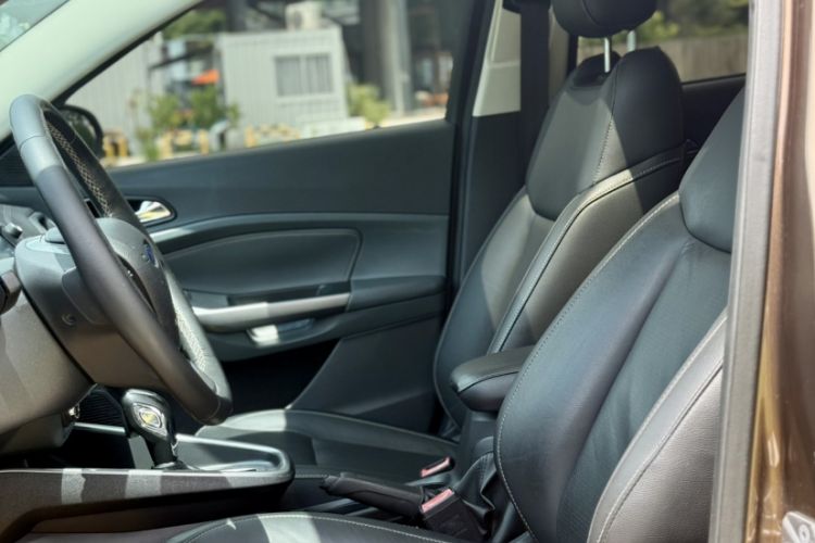 Used Ford Escort 2017 Happiness Edition 1.5L Automatic Fashion Version Interior 3