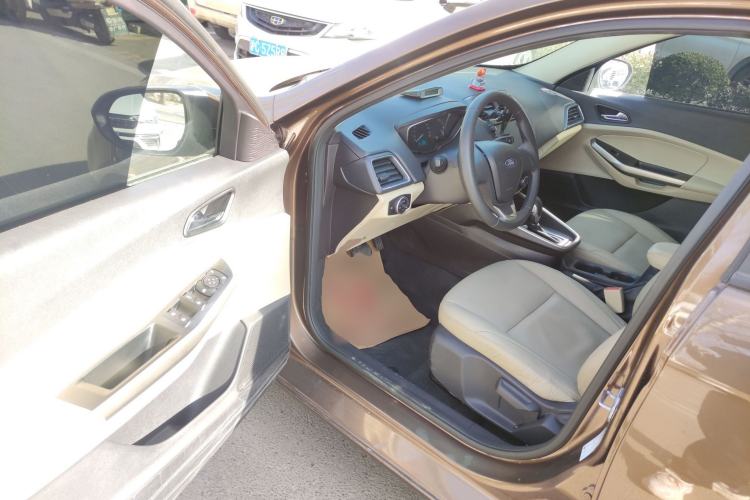 Used Ford Escort 2017 Revised Version 1.5L Automatic Comfort Edition Interior 3