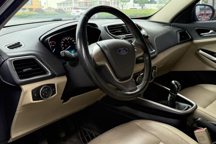 Used Ford Escort 2017 Happy Edition 1.5L Manual Fashion Model Interior 3