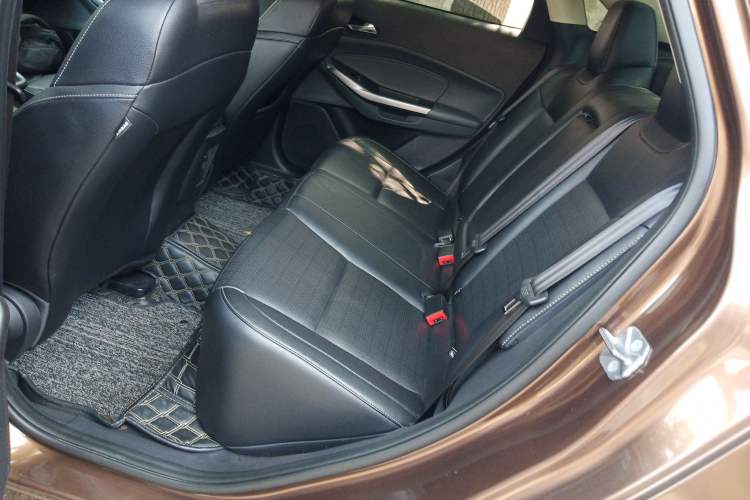 Used Ford Escort 2017 Happiness Edition 1.5L Automatic Fashion Version Interior 4