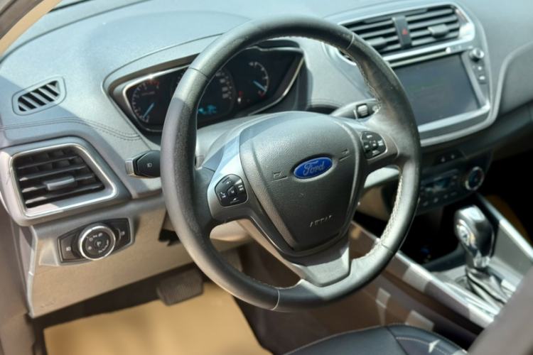 Used Ford Escort 2017 Happiness Edition 1.5L Automatic Fashion Version Interior 5