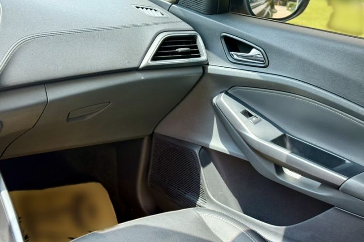 Used Ford Escort 2017 Happiness Edition 1.5L Automatic Fashion Version Interior 9