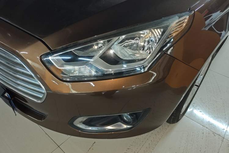 Used Ford Escort 2017 Happiness Edition 1.5L Automatic Fashion Version Left Front Headlight