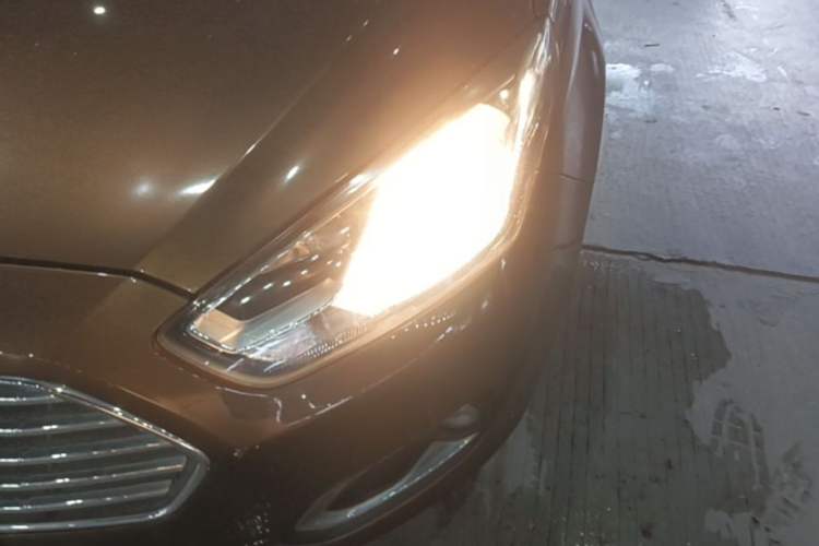 Used Ford Escort 2017 Happiness Edition 1.5L Automatic Fashion Version Left Front Headlight