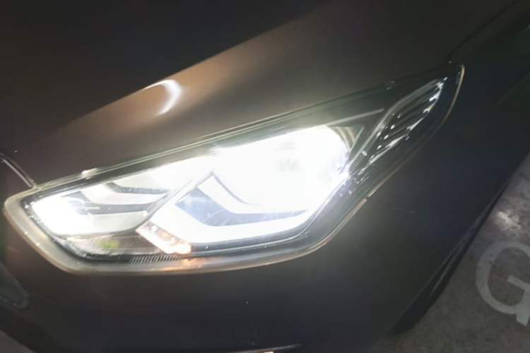 Used Ford Escort 2017 Revised Version 1.5L Automatic Comfort Edition Left Front Headlight