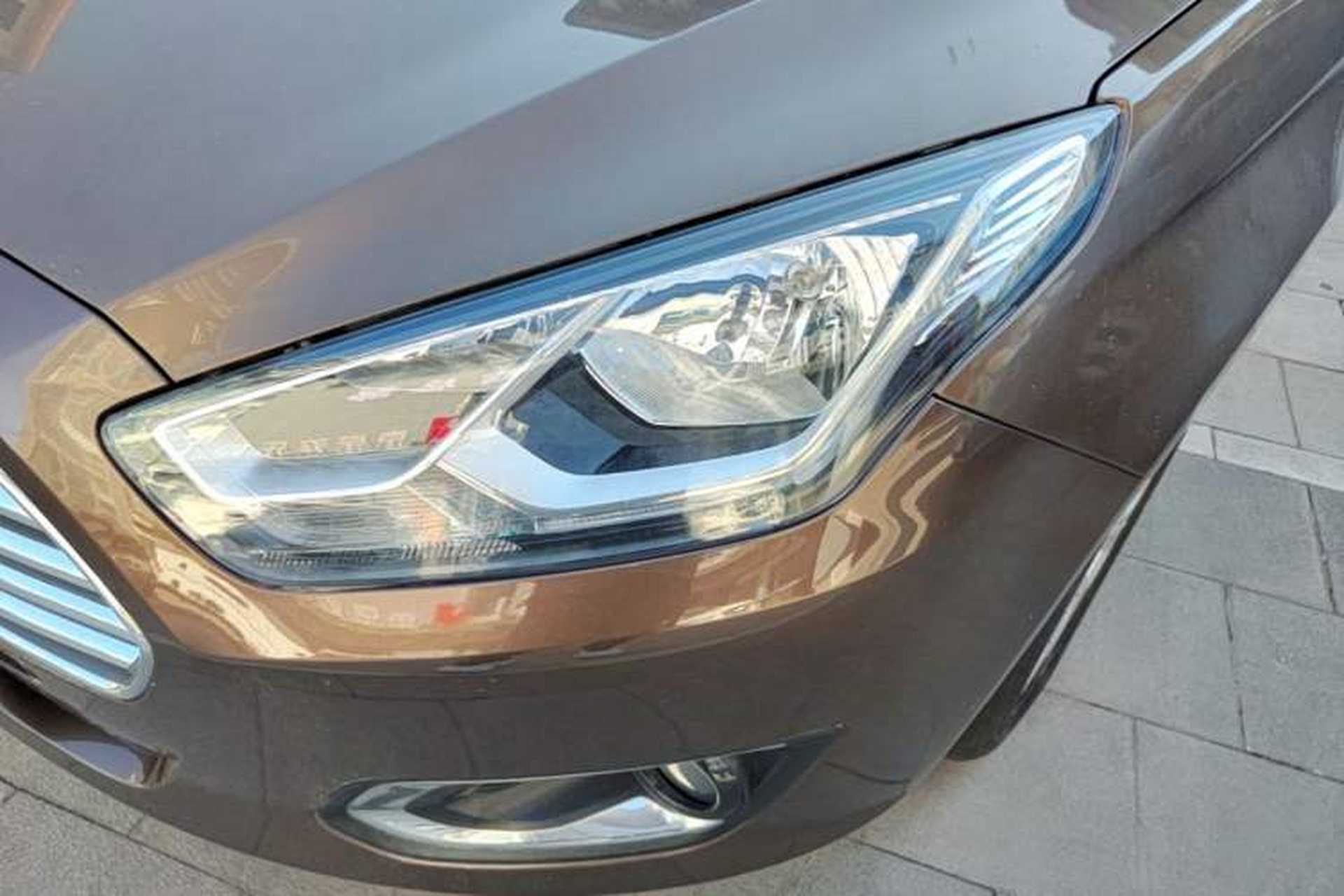 Used Ford Escort 2017 Happiness Edition 1.5L Automatic Fashion Version Left Front Headlight