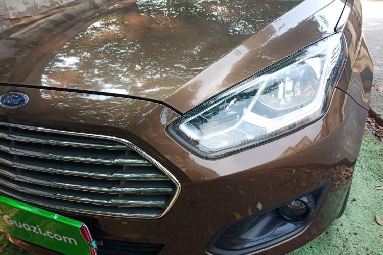 Used Ford Escort 2017 Happiness Edition 1.5L Automatic Fashion Version Left Front Headlight