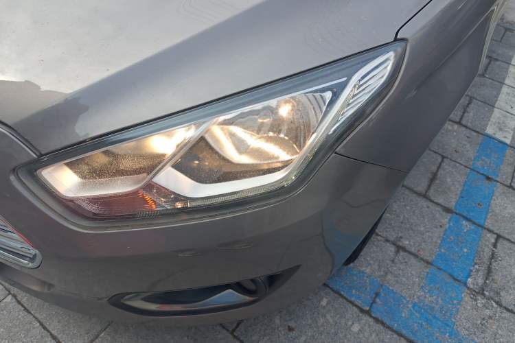 Used Ford Escort 2017 Happiness Edition 1.5L Automatic Fashion Version Left Front Headlight