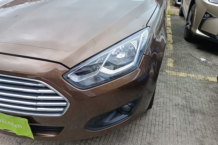 Used Ford Escort 2017 Happiness Edition 1.5L Automatic Fashion Version Left Front Headlight