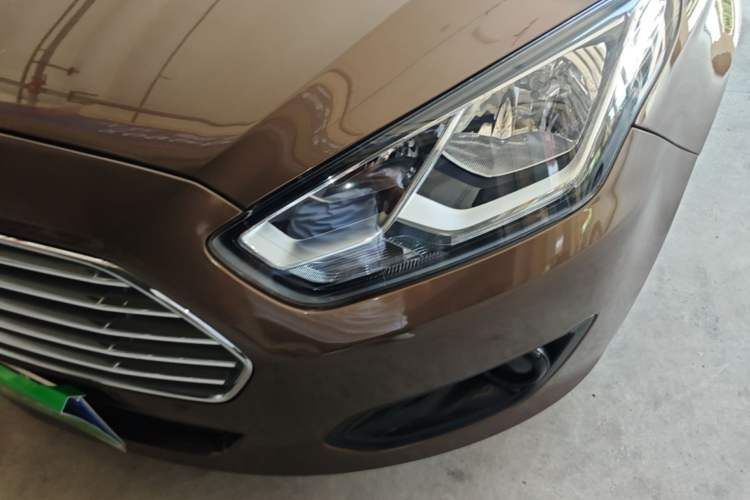 Used Ford Escort 2017 Happiness Edition 1.5L Automatic Fashion Version Left Front Headlight